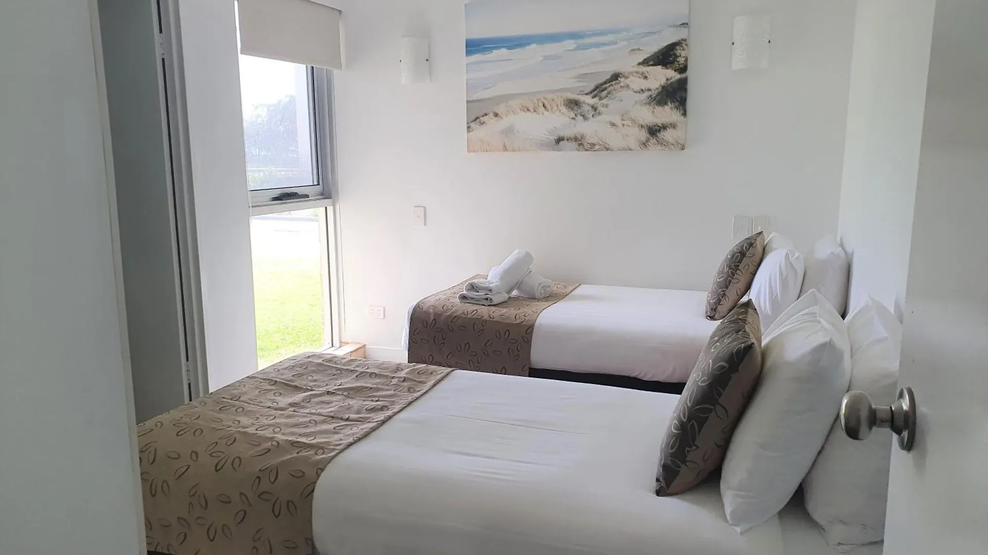 Pacific Surf Absolute Beachfront Apartments Gold Coast Aparthotel