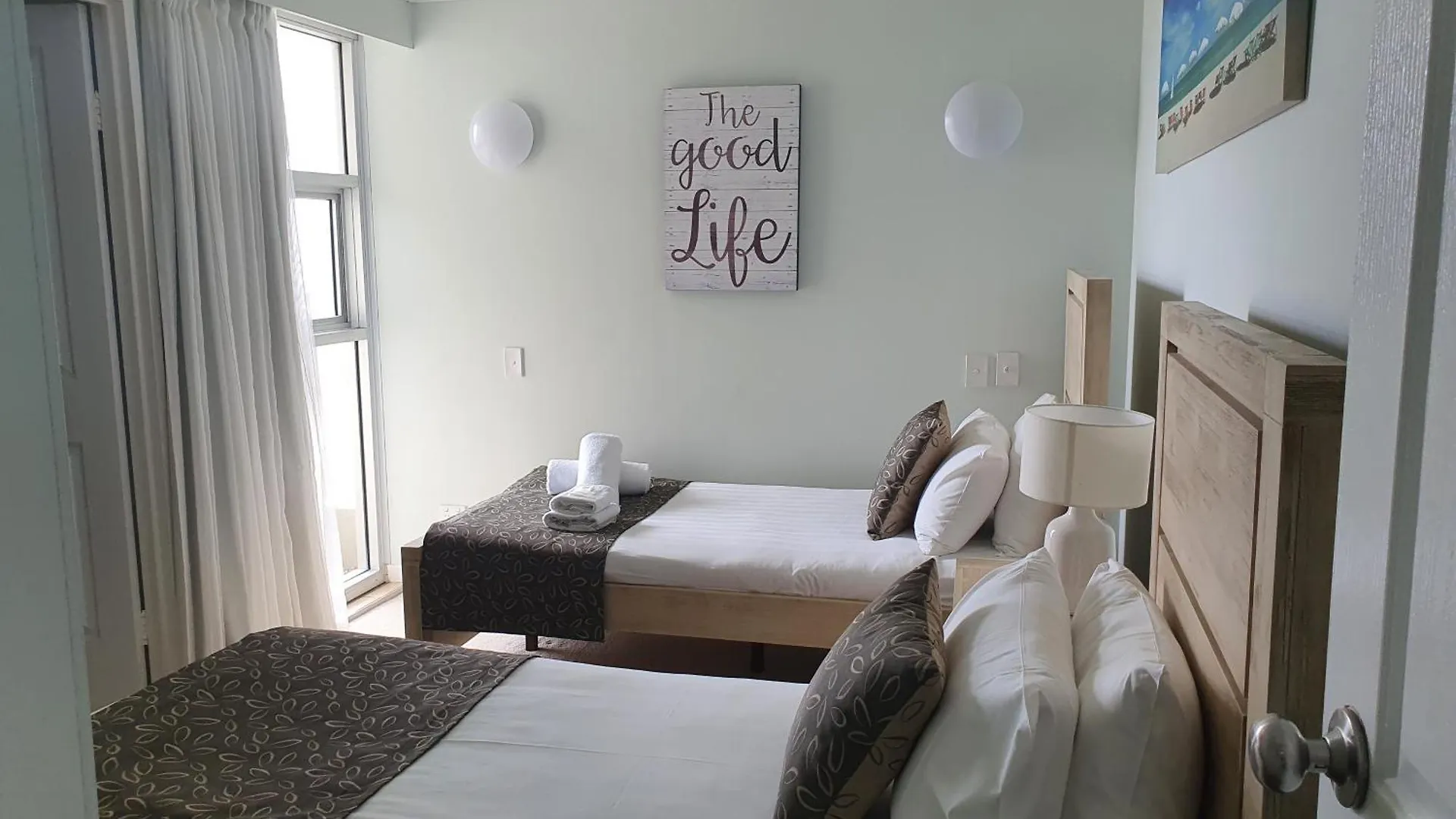 Aparthotel Pacific Surf Absolute Beachfront Apartments Gold Coast