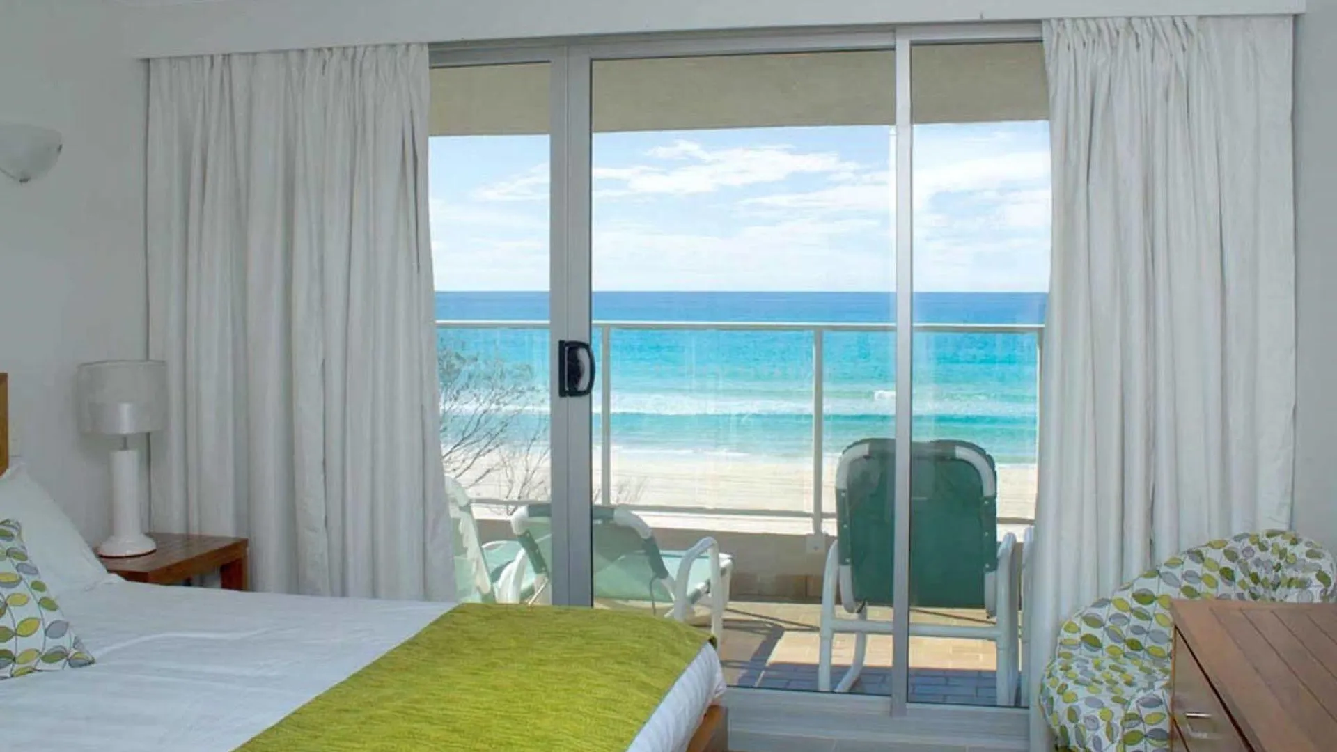 Pacific Surf Absolute Beachfront Apartments Gold Coast Aparthotel