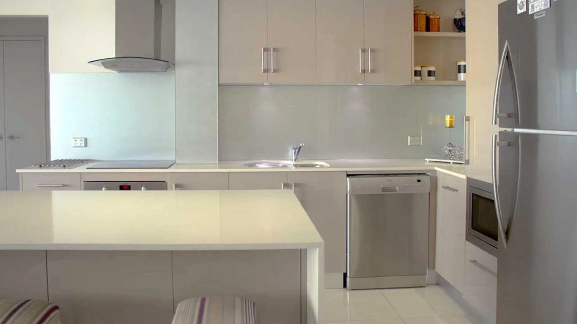 Pacific Surf Absolute Beachfront Apartments Gold Coast 3*,